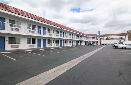 Norwalk Hotel | Motel 6-Norwalk, CA