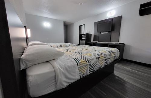Millard Hotel | Motel 6 Omaha, NE