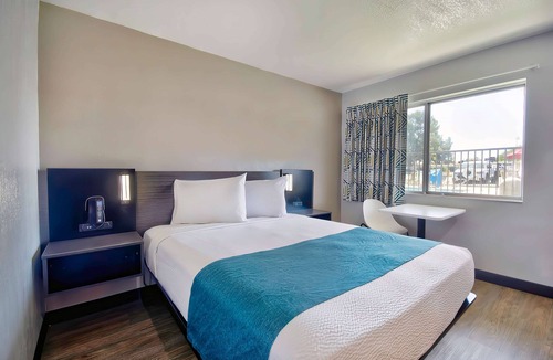 Palmdale Hotel | Motel 6 Palmdale, CA
