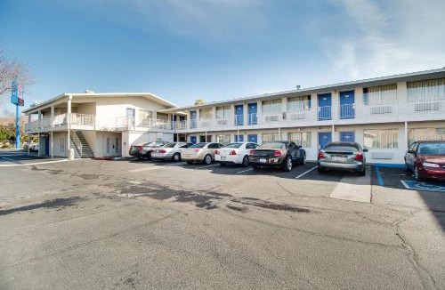 Camelback East Hotel | Motel 6-Phoenix, AZ - East