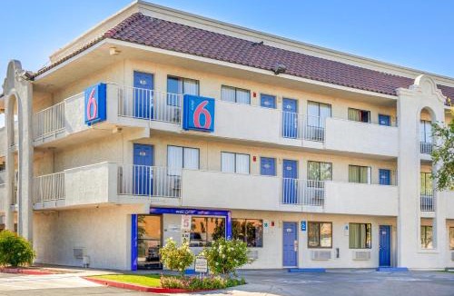 Interchange Square Hotel | Motel 6-Phoenix, AZ - West