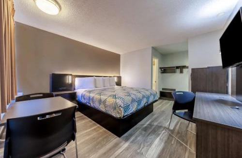 Lents Hotel | Motel 6 Portland OR Southeast