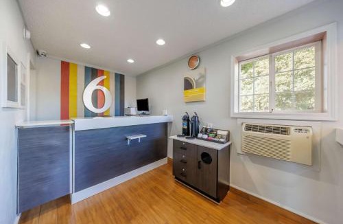 Lents Hotel | Motel 6 Portland OR Southeast