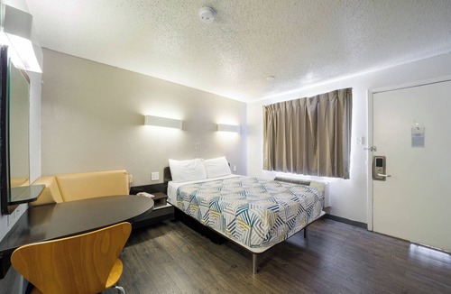North San Antonio - SAT Hotel | Motel 6 San Antonio, TX - Fort Sam Houston