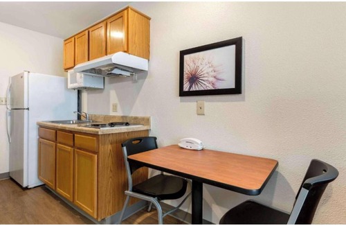 El Dorado West Hotel | Motel 6 Suites El Paso East, TX