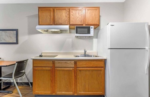 Fort Myers Hotel | Motel 6 Suites Fort Myers FL