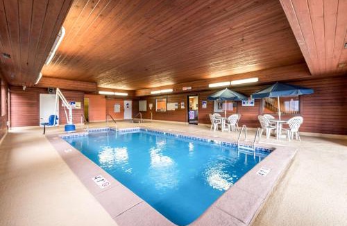 Waterloo Hotel | Motel 6-Waterloo, IA