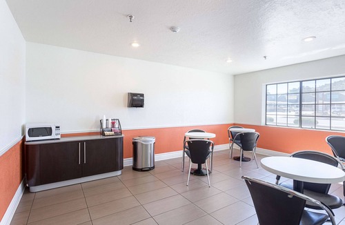 Williams Hotel | Motel 6 Williams, AZ - West - Grand Canyon
