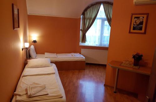 Satu Mare Hotel | Motel Al Capone