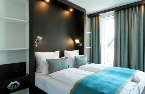 Cannstatt-Mitte Hotel | Motel One Stuttgart-Bad Cannstatt