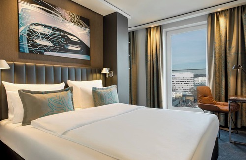 Feuerbach-Ost Hotel | Motel One Stuttgart-Feuerbach