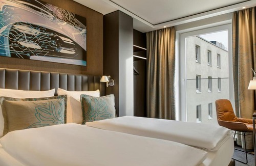 Feuerbach-Ost Hotel | Motel One Stuttgart-Feuerbach
