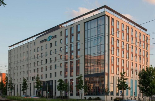 Feuerbach-Ost Hotel | Motel One Stuttgart-Feuerbach