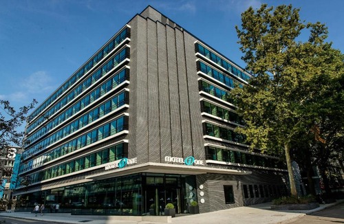 Hauptbahnhof Hotel | Motel One Stuttgart-Hauptbahnhof