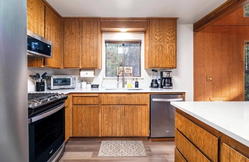 Cold Springs Cabin | Mother's Day- Pinecrest Lake is OPEN! 5 Min to the Lake! Book Now. We Sleeps 10