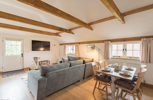 Ewhurst Green House | Motor House Loft by Bloom Stays