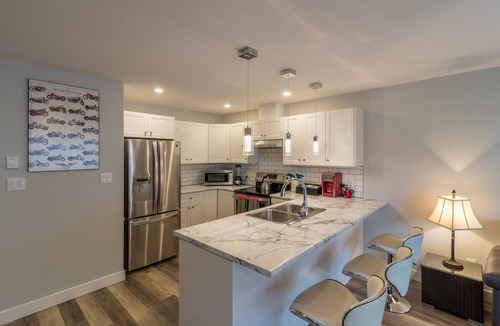 Crofton House | Motorcycle and Bicycle friendly. Home of the World Famous Crofton Seawalk.