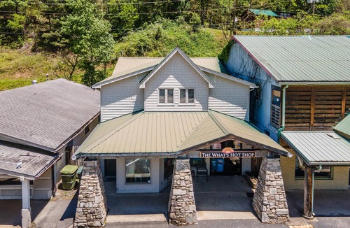 Cherokee Apartment | Motorcycle Friendly - Walking Distance Cherokee Island Park - Easy access