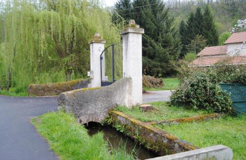 Saint-Martial-de-Valette Bed & Breakfast | moulin de rouchillou
