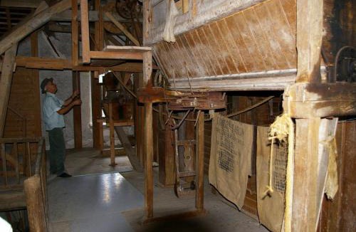 Parpecay House | Moulin paisible en Berry avec étang privé, proche du Château de Valençay et Zoo de Beauval - FR-1-591-18