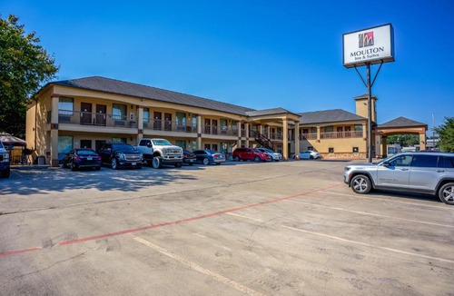 Moulton Hotel | Moulton Inn & Suites By OYO Near Shiner TX