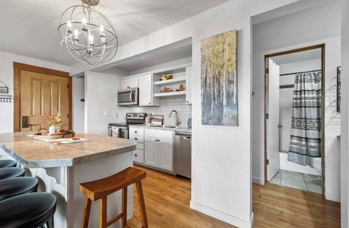 Bend Condo | Mount Bachelor Ski Condo w/Hot Tub & Pool Sleeps 6