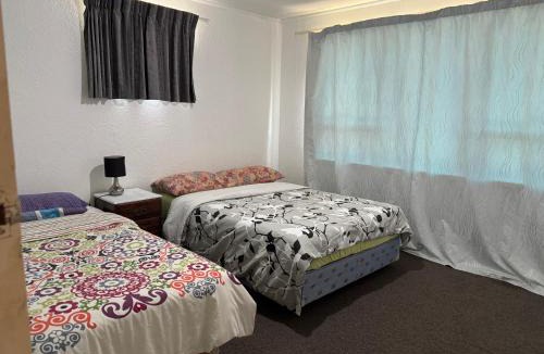 Mount Maunganui House | Mount Budget Accommodation