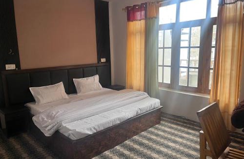 Leh Hotel | Mount Castle