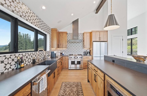 Mount Crested Butte House | Mount Crested Butte/Ski-In/Out, Hot Tub & Fire Pit