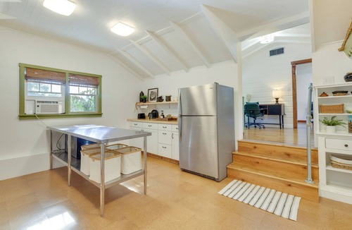 Mount Dora Cottage | Mount Dora Home: Private Pool, Spa & Tropical Bar!