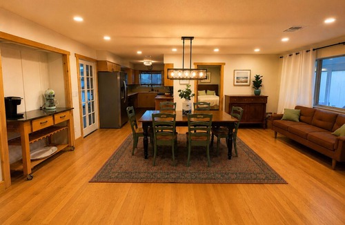 Prospect House | Mount McLoughlin Mountain View Ranch; Near Crater Lake; sleeps up to 12