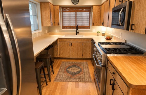 Prospect House | Mount McLoughlin Mountain View Ranch; Near Crater Lake; sleeps up to 12