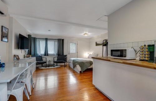 Quilcene House | Mount Olympus Suite, Room 9 at Mount Walker Inn