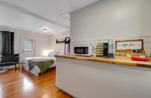 Quilcene House | Mount Olympus Suite, Room 9 at Mount Walker Inn