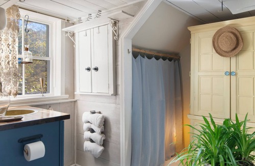 Jacksonville Apartment | Mount Snow Lake Whitingham Antique Apartment in Jacksonville-Whitingham Vermont