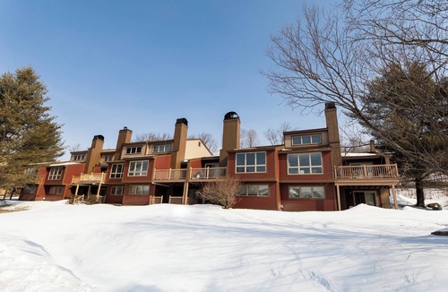 West Dover Hotel | Mount Snow Lodging by Vail Resorts