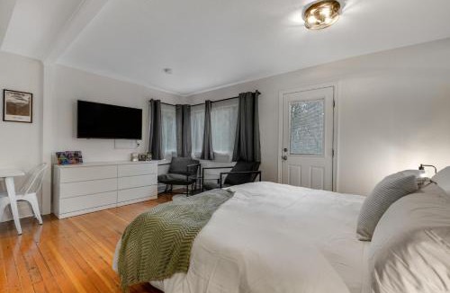 Quilcene House | Mount Walker Lodge at Mount Walker Inn