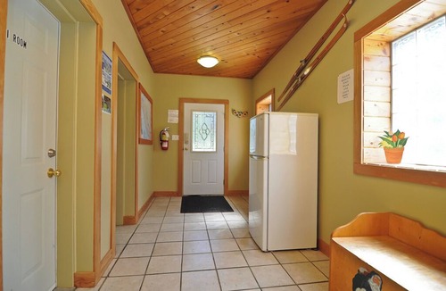 Courtenay Ski Chalet | Mount Washington Guesthouse