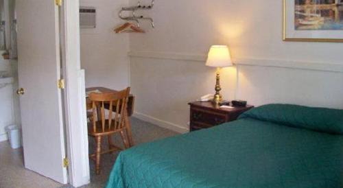 Center Ossipee Hotel | Mount Whittier Motel