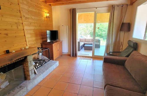 Saint-Michel-de-Chaillol Ski Chalet | Mountain Home with Garden - 3 BR, 2 BA, Veranda, Fireplace, Pet-Friendly