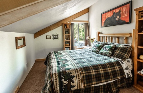 St. Regis Cabin | Mountain Adventure Chalet Firelit Nights SKI PASS!