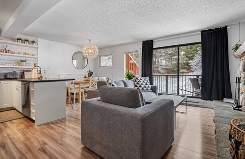 Panorama Condo | Mountain Aloha | Sleeps 8 | Hot Tub | Pools