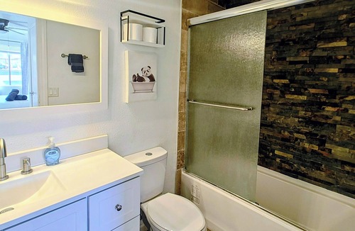 South Mountain Condo | Mountain Base 2 MBr Condo - Near Tempe, D-Town & Airport
