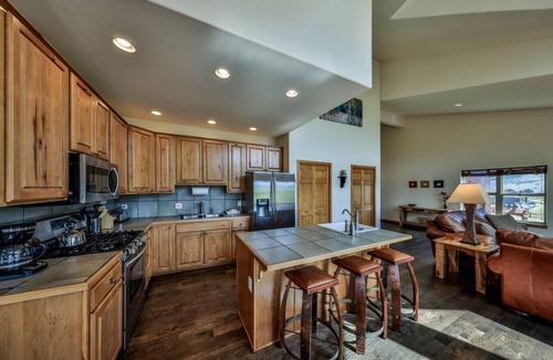 Tabernash House | Mountain Bliss | 3 BR Retreat W/Views + Hot Tub
