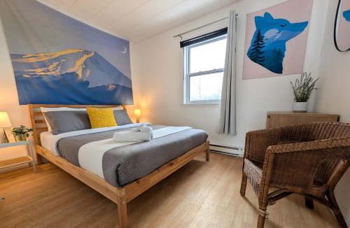 Saint-Tite-des-Caps Ski Chalet | Mountain Breeze Refuge near Mont-Ste-Anne