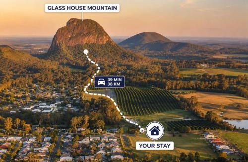 Morayfield House | Mountain Breeze Retreat - Brand New 4BR Home