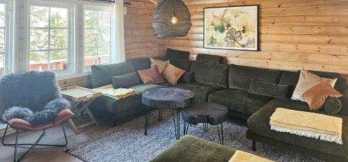 Kroderen House | Mountain Cabin With Stunning Views, Sauna & Lake