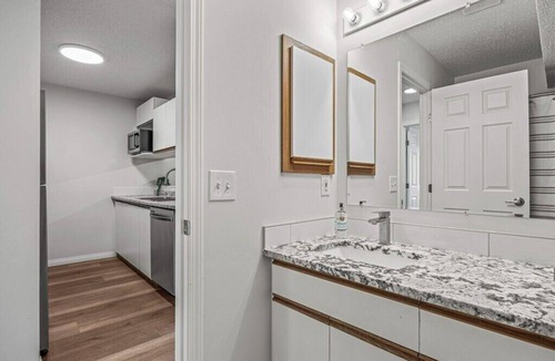 Canmore Apartment | Mountain Chalet 2Bd/1Bth Sleeps 6