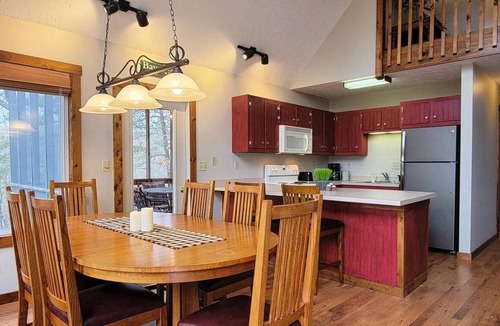Basye Ski Chalet | Mountain Chalet Getaway by Bryce Resort l Screened In Porch l WiFi