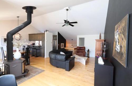 Stoneham House | Mountain Comfort & Charm - La Perle Alpine